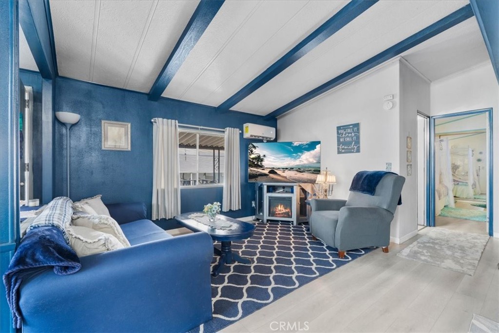 1456 E Philadelphia 117