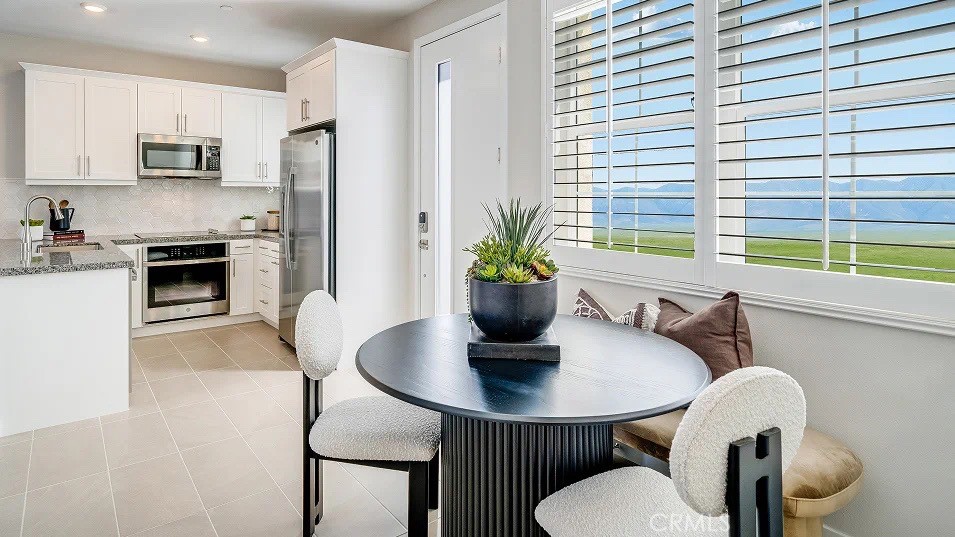 2522 E Lincoln Paseo