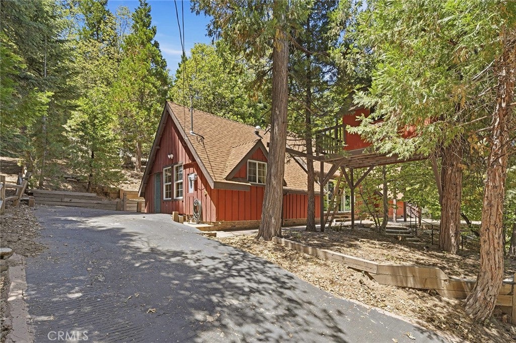 118 E Lane