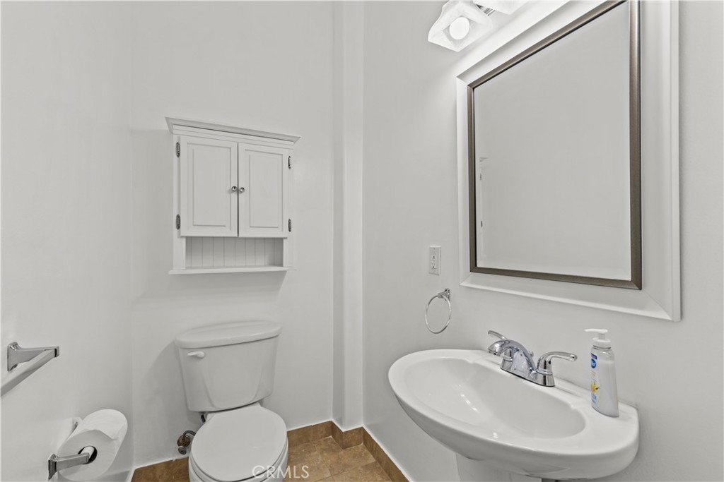 4732 Radford Avenue 8