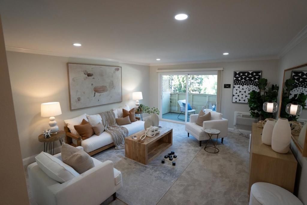 1031 Crestview Drive 206