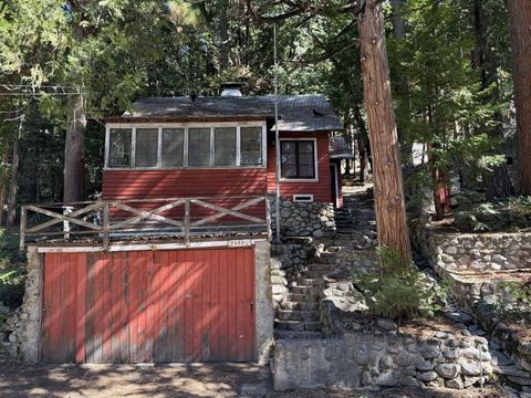Photo of 25890 Wayne Drive, Idyllwild, CA 92549 (MLS # 219137236DA)