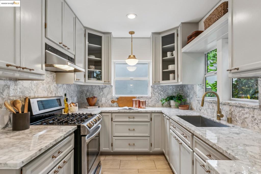 ROCKRIDGE - Residential