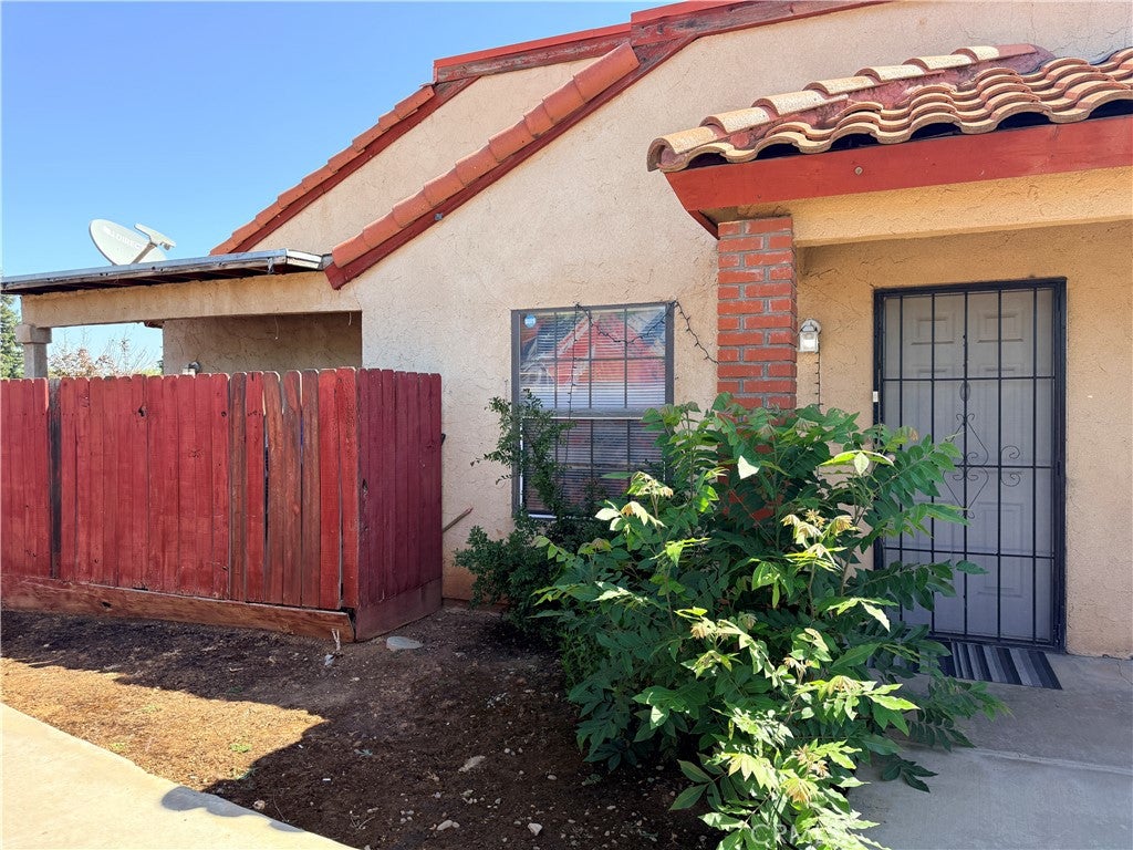 1405 E Cypress
