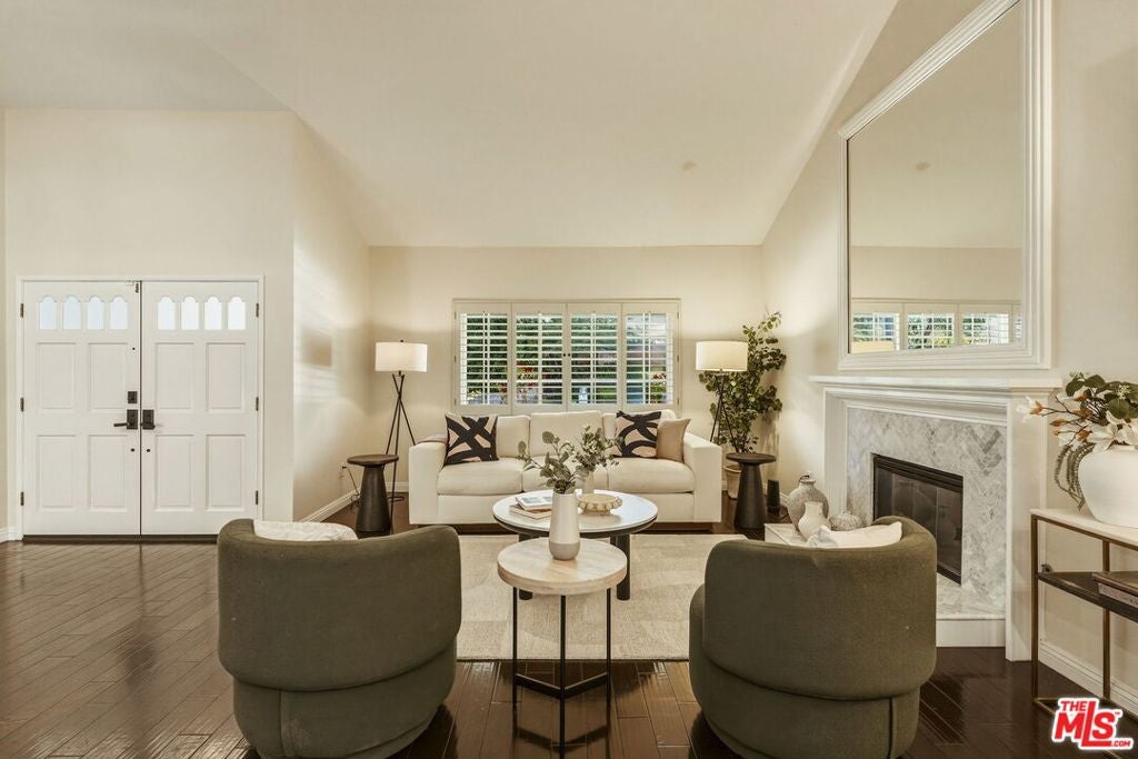 7262 Elmsbury Lane