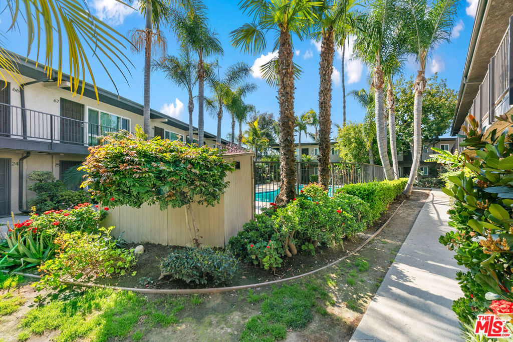 3351 Marine Avenue