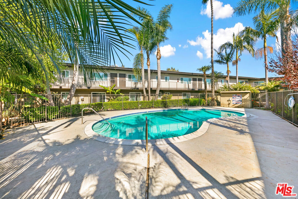 3351 Marine Avenue