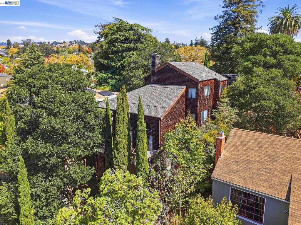 1520 Grand