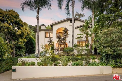 Photo of 3724 Dixie Canyon Avenue, Sherman Oaks, CA 91423 (MLS # 26656985)