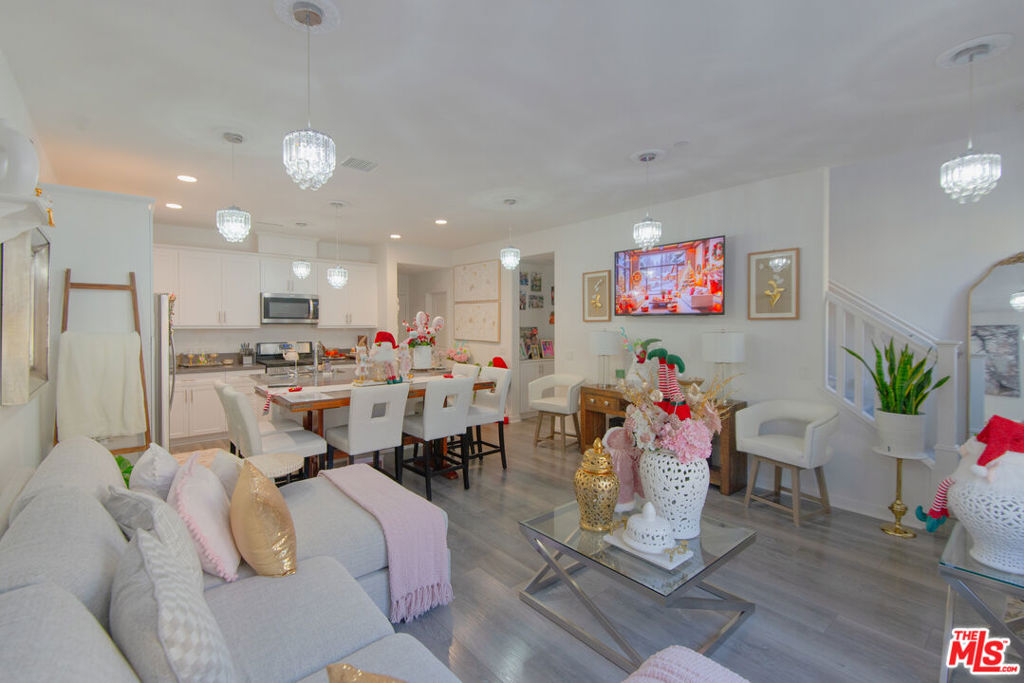 28649 Jardineras Drive