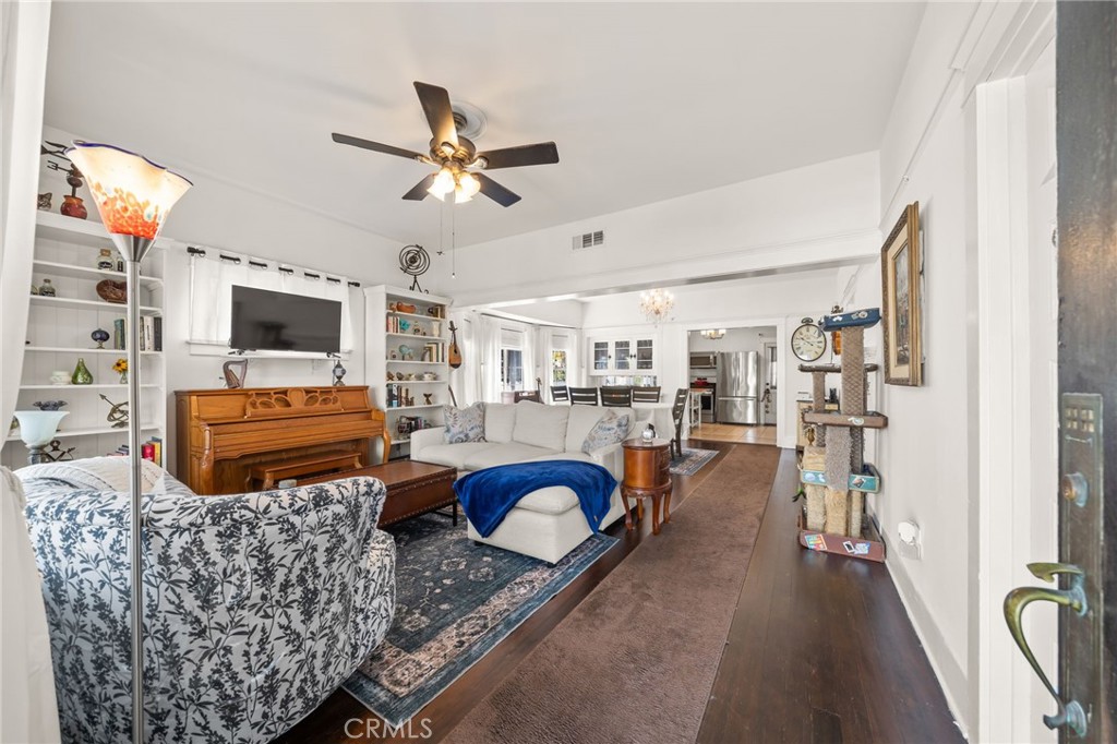 373 W Santa Cruz Street