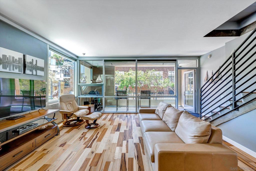 321 10Th Ave 212