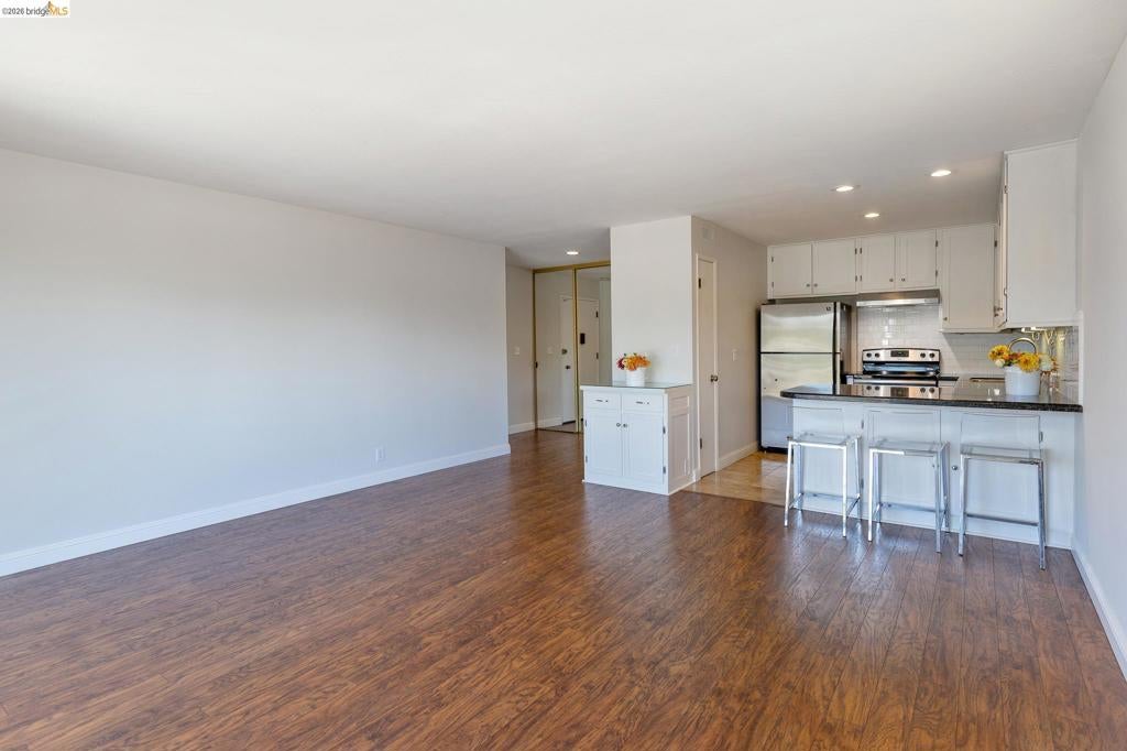 5025 Woodminster Ln LN 304, Oakland CA 94602