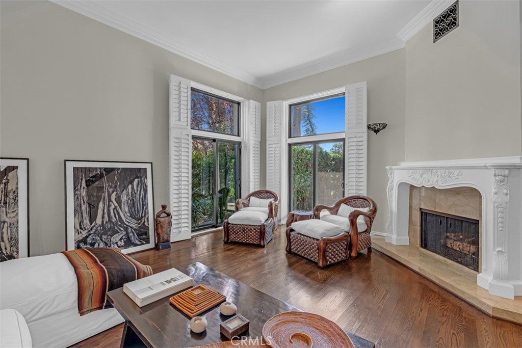 338 S Orange Grove