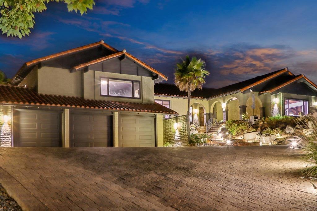 2073 Elevado Rd