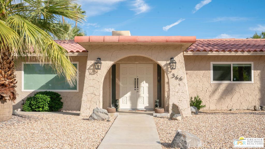 Photo of 366 N Orchid Tree Lane, Palm Springs, CA 92262 (MLS # 25605587PS)