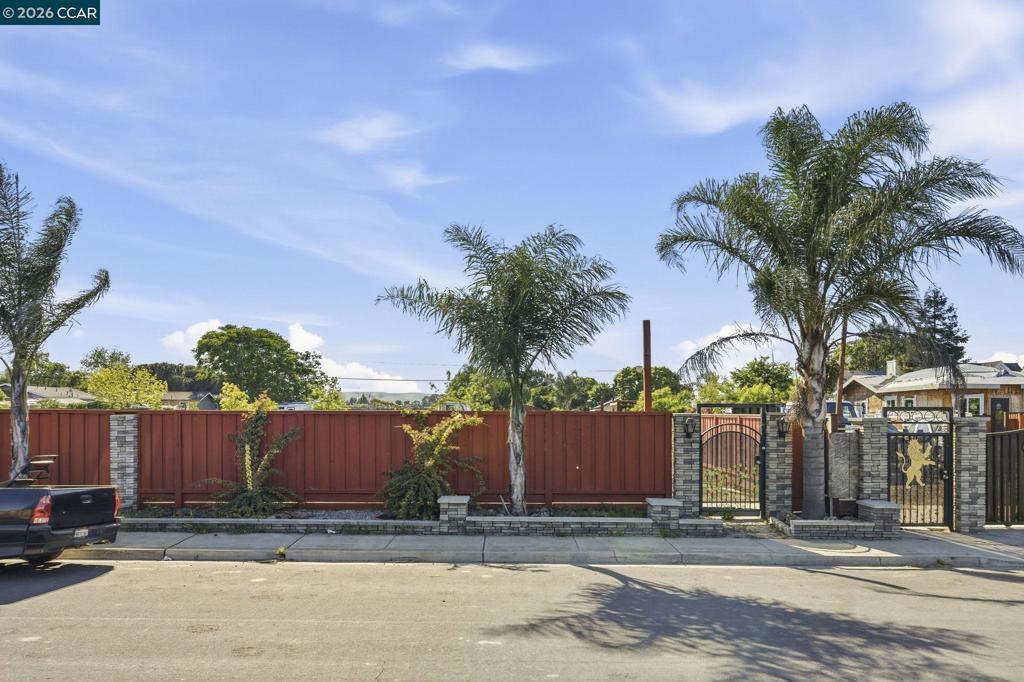 205 Solano Ave