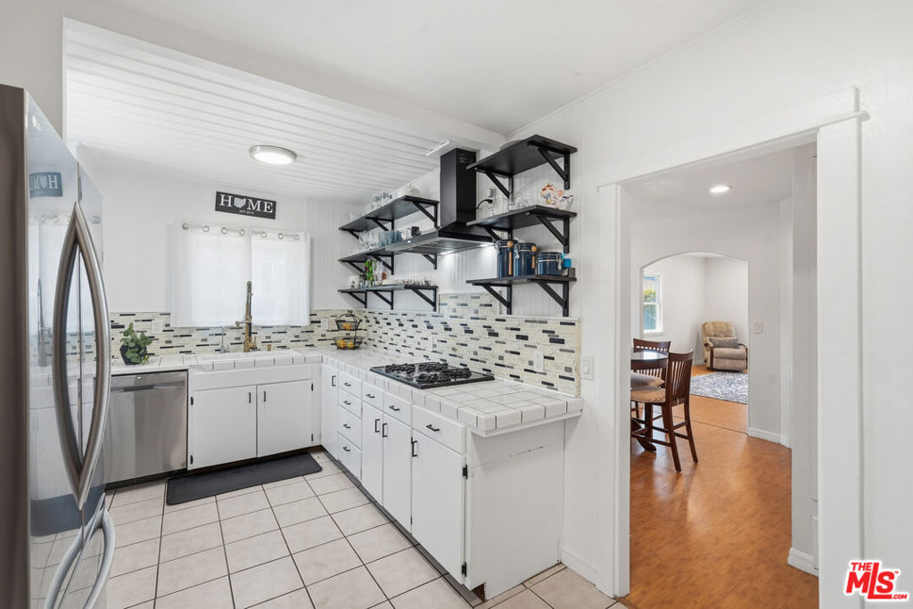 4558 W 141st Street
