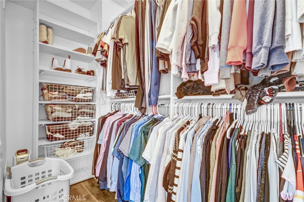 Aliso Villas (AV) - Residential