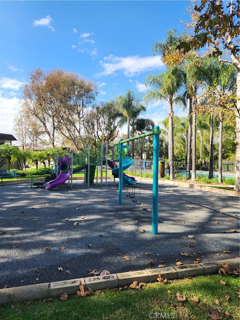 Aliso Villas (AV) - Residential