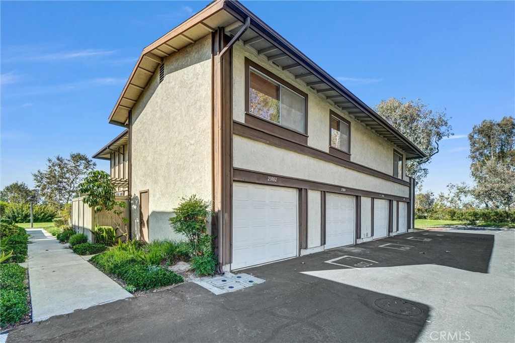 Aliso Villas (AV) - Residential