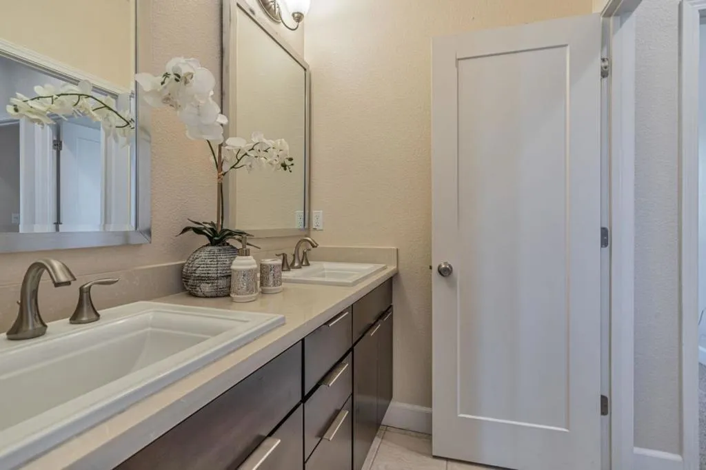 San Jose, California 95123, United States, 3 Bedrooms Bedrooms, ,3 BathroomsBathrooms,Residential,Active,158418