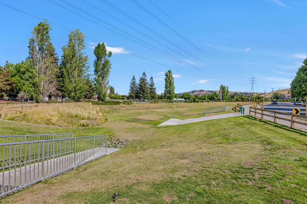 San Jose, California 95123, United States, 3 Bedrooms Bedrooms, ,3 BathroomsBathrooms,Residential,Active,158418