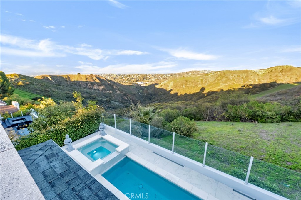 3410 Ivy Trail