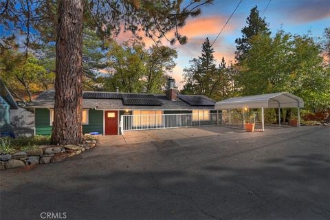 Photo of 32765 Cougar Ln, Arrowbear, CA 92382 (MLS # IG25241635)