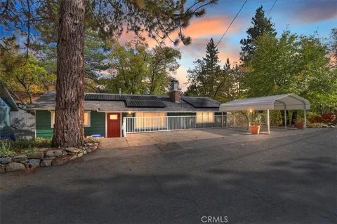 32765 Cougar Ln, Arrowbear, CA 92382 - MLS#: IG25241635