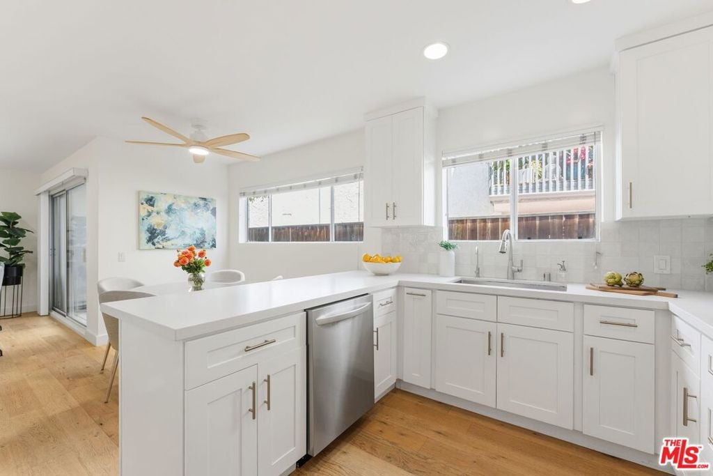 446 San Vicente Boulevard 106