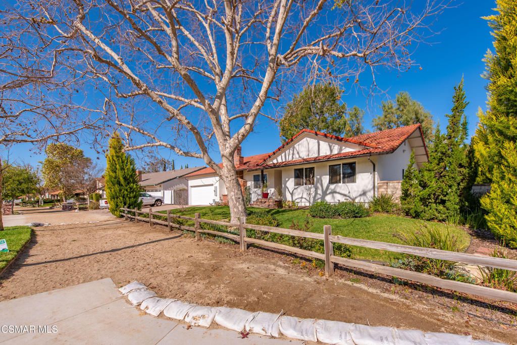 Photo of 1625 Rambling Road, Simi Valley, CA 93065 (MLS # 226000563)
