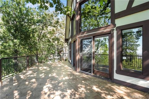 Photo of 28992 Banff Dr Dr, Lake Arrowhead, CA 92352 (MLS # IG25147855)