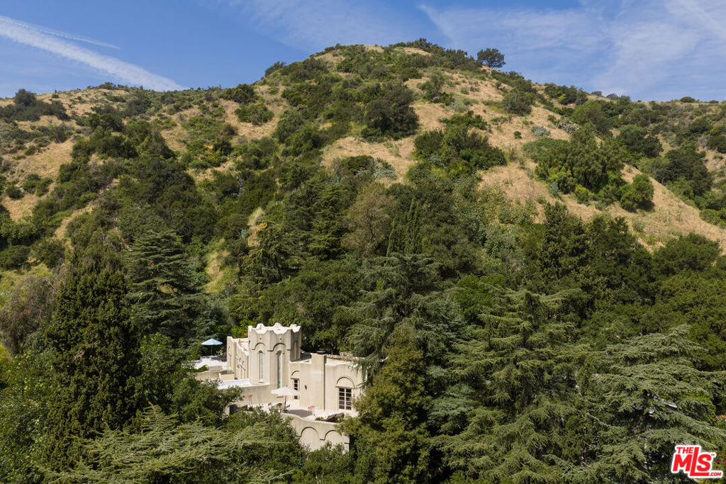 2707 Hermosita Drive