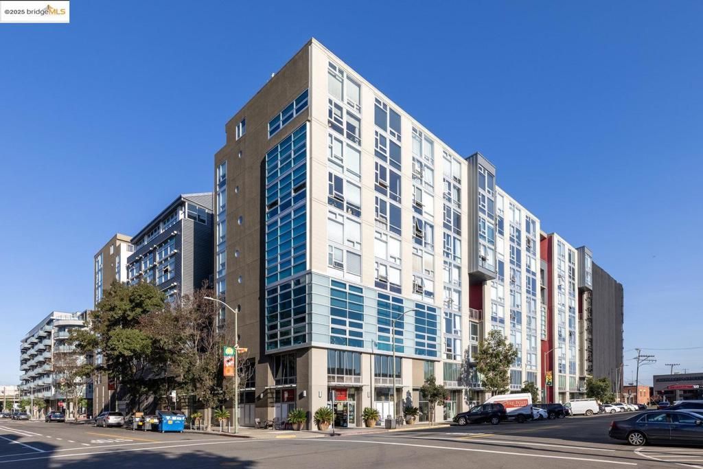 Photo of 311 Oak Street St #829, Oakland, CA 94607 (MLS # 41118839)