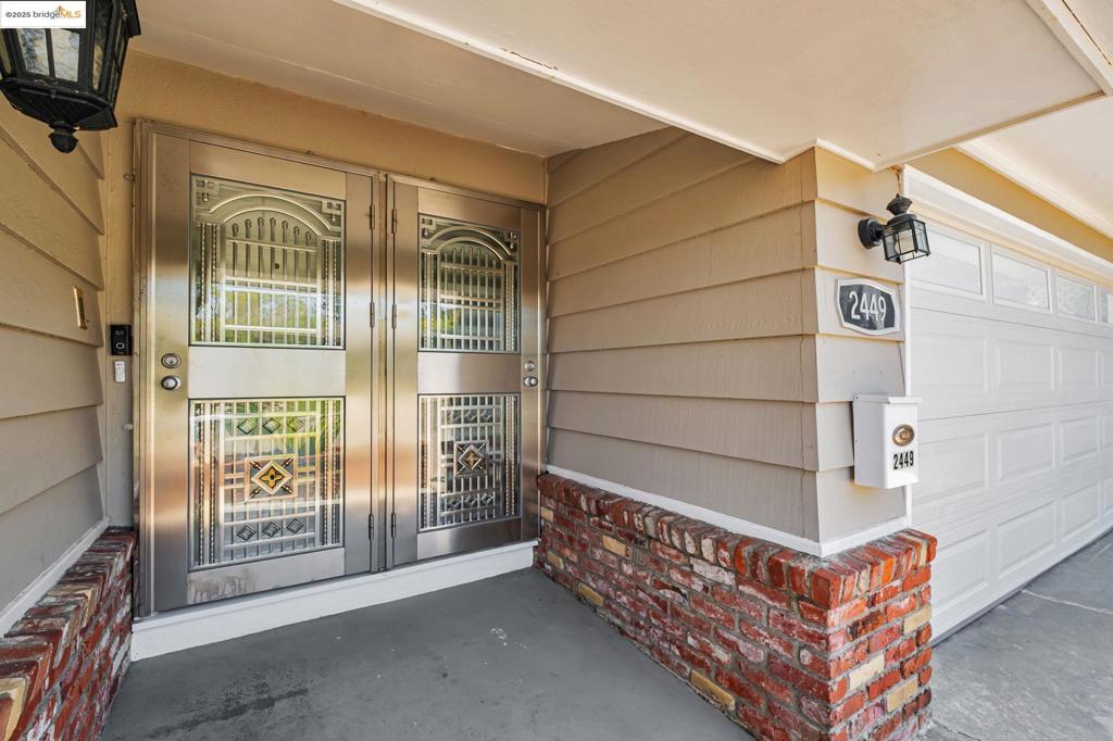 Properties 3 2449 Riffel Ct