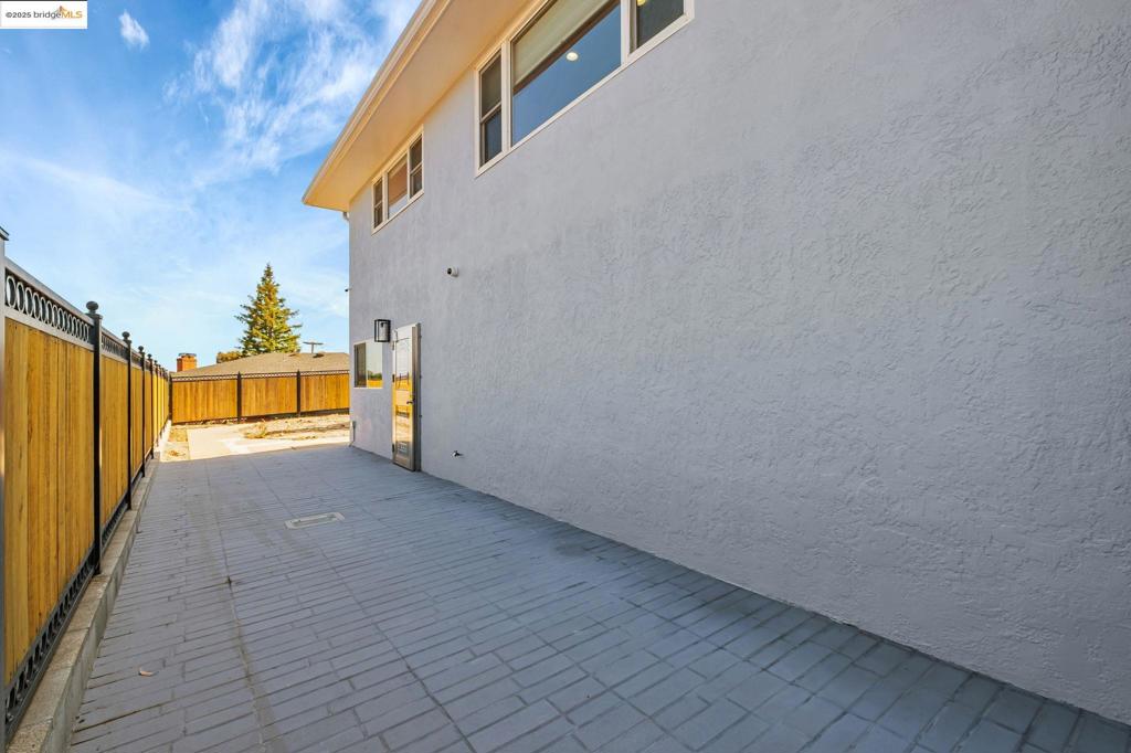 CASTRO VALLEY - Residential