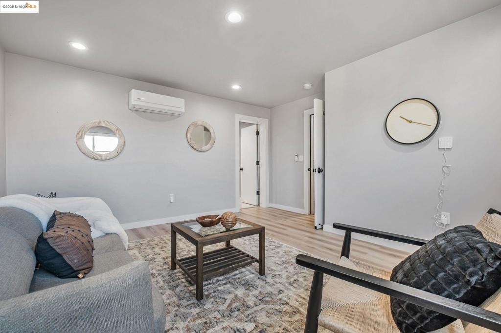 CASTRO VALLEY - Residential