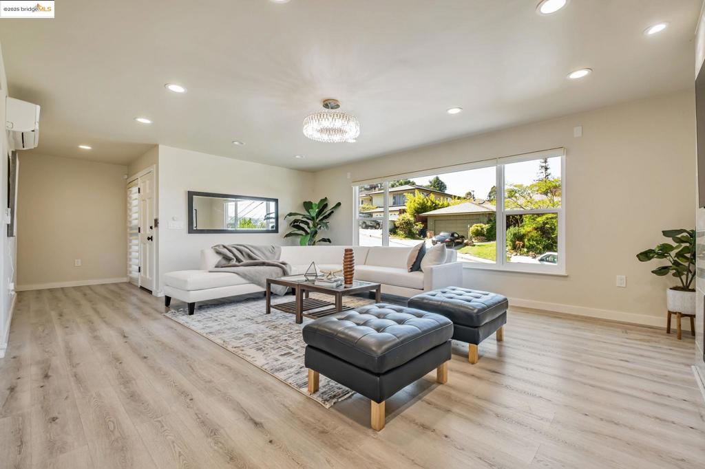 CASTRO VALLEY - Residential