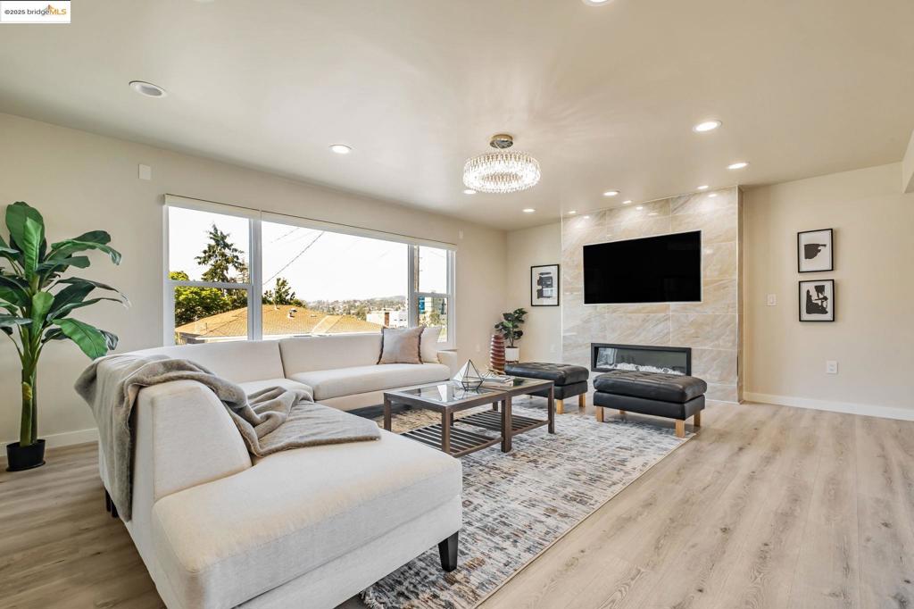 CASTRO VALLEY - Residential