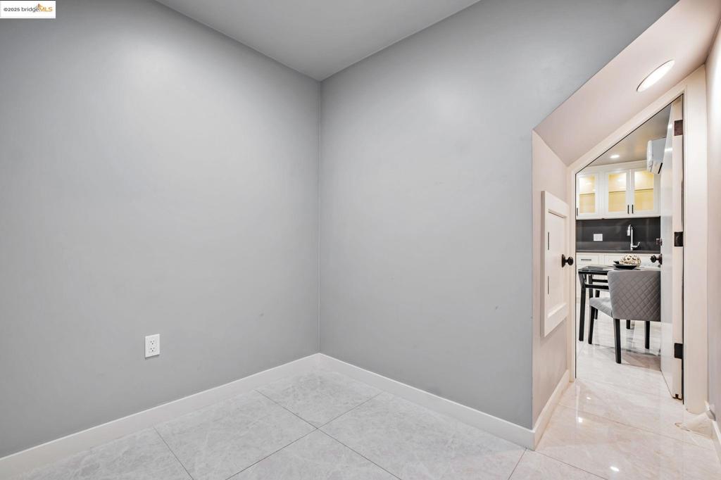 CASTRO VALLEY - Residential