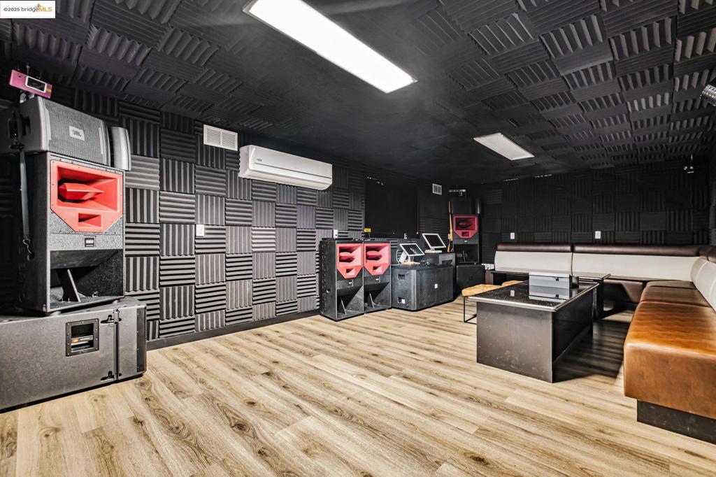 CASTRO VALLEY - Residential