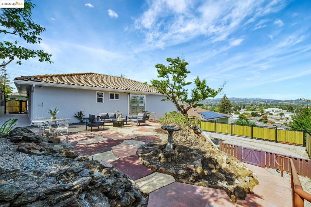 CASTRO VALLEY - Residential