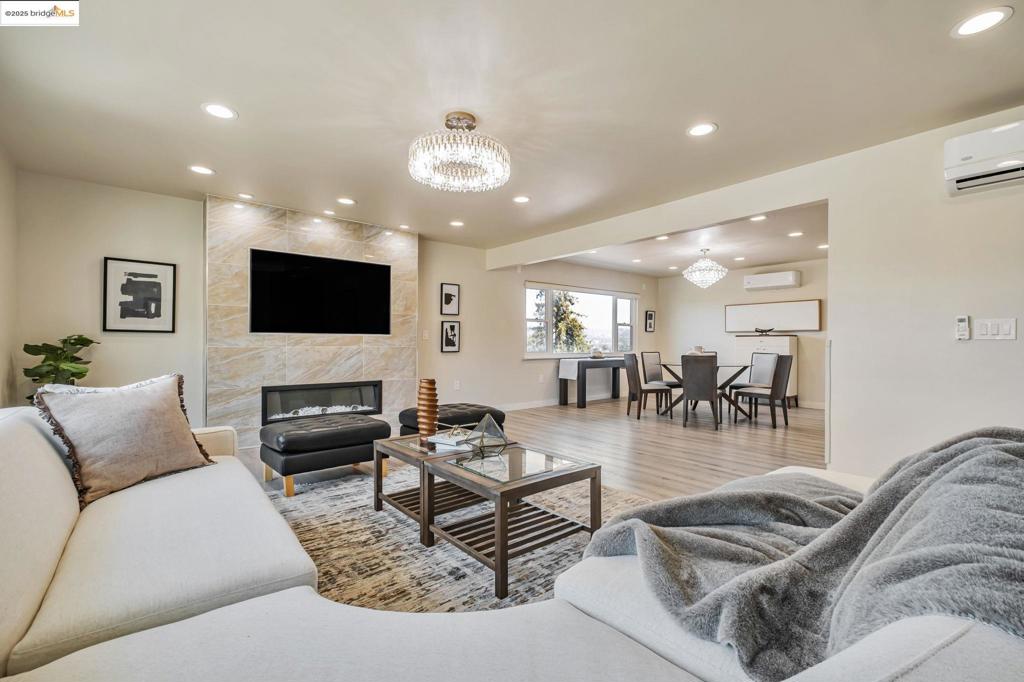 CASTRO VALLEY - Residential