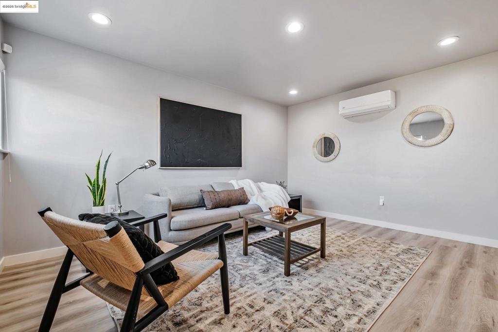 CASTRO VALLEY - Residential