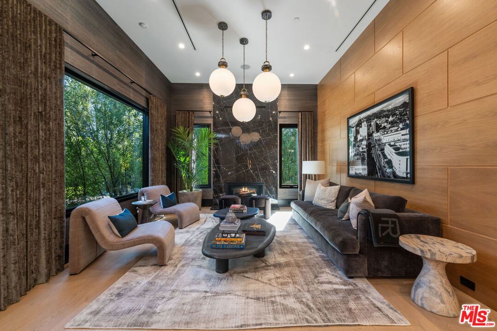 Photo of 17228 Otsego Street, Encino, CA 91316 (MLS # 25555893)