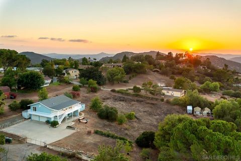 Photo of 171 La Cresta Heights Rd Rd, El Cajon, CA 92021 (MLS # 250042429SD)