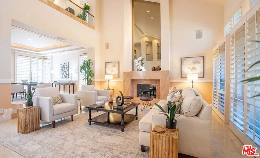 Properties 2 10214 Candleberry Lane