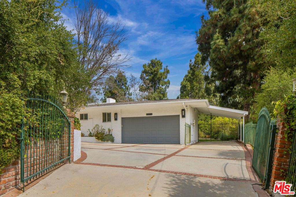 12004 Briarvale Lane