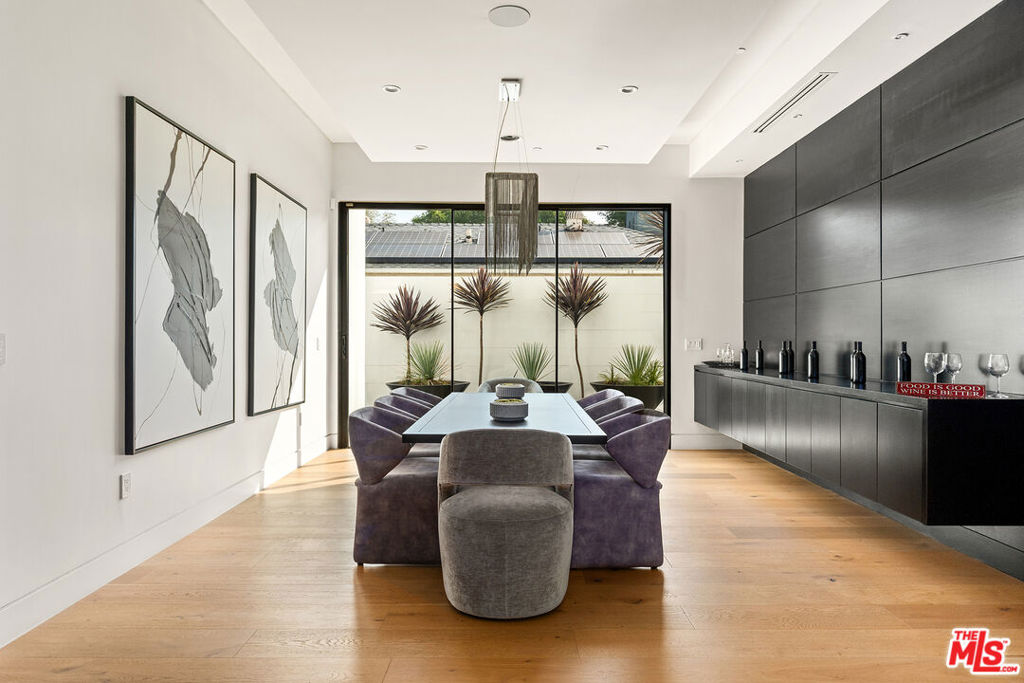 14812 Morrison Street